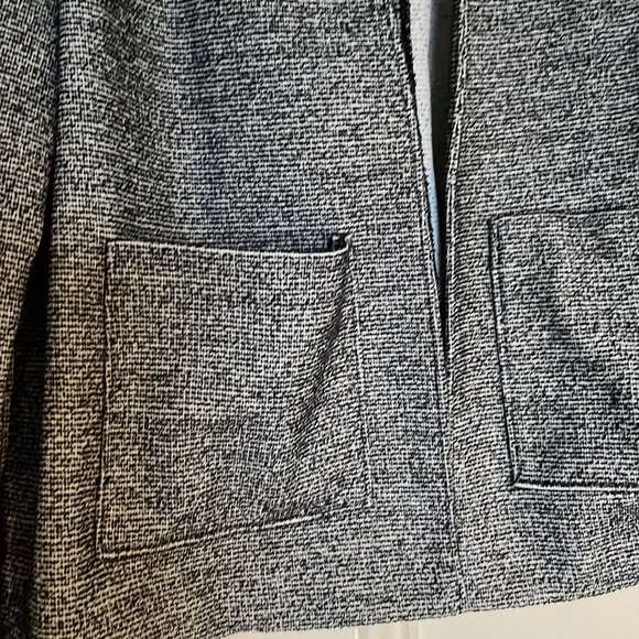 J Crew 365 Boucle Blazer - Picture 4 of 8